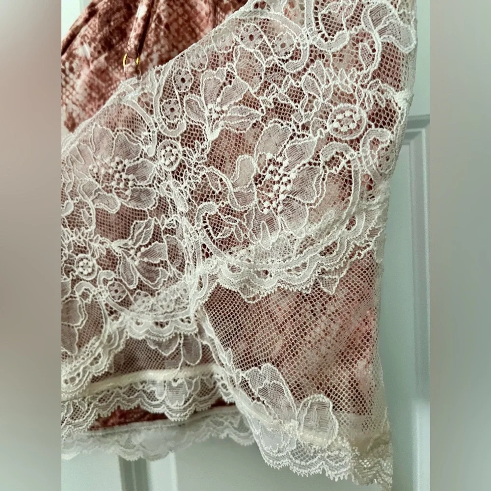 Women’s Victoria Secret Lace Snakeskin Print Lounge Tank Top. NEW! - Picture 6 of 7